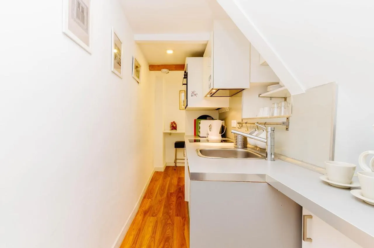 Rent4Rest Bairro Alto Charming 1Bd Apartment Lisboa